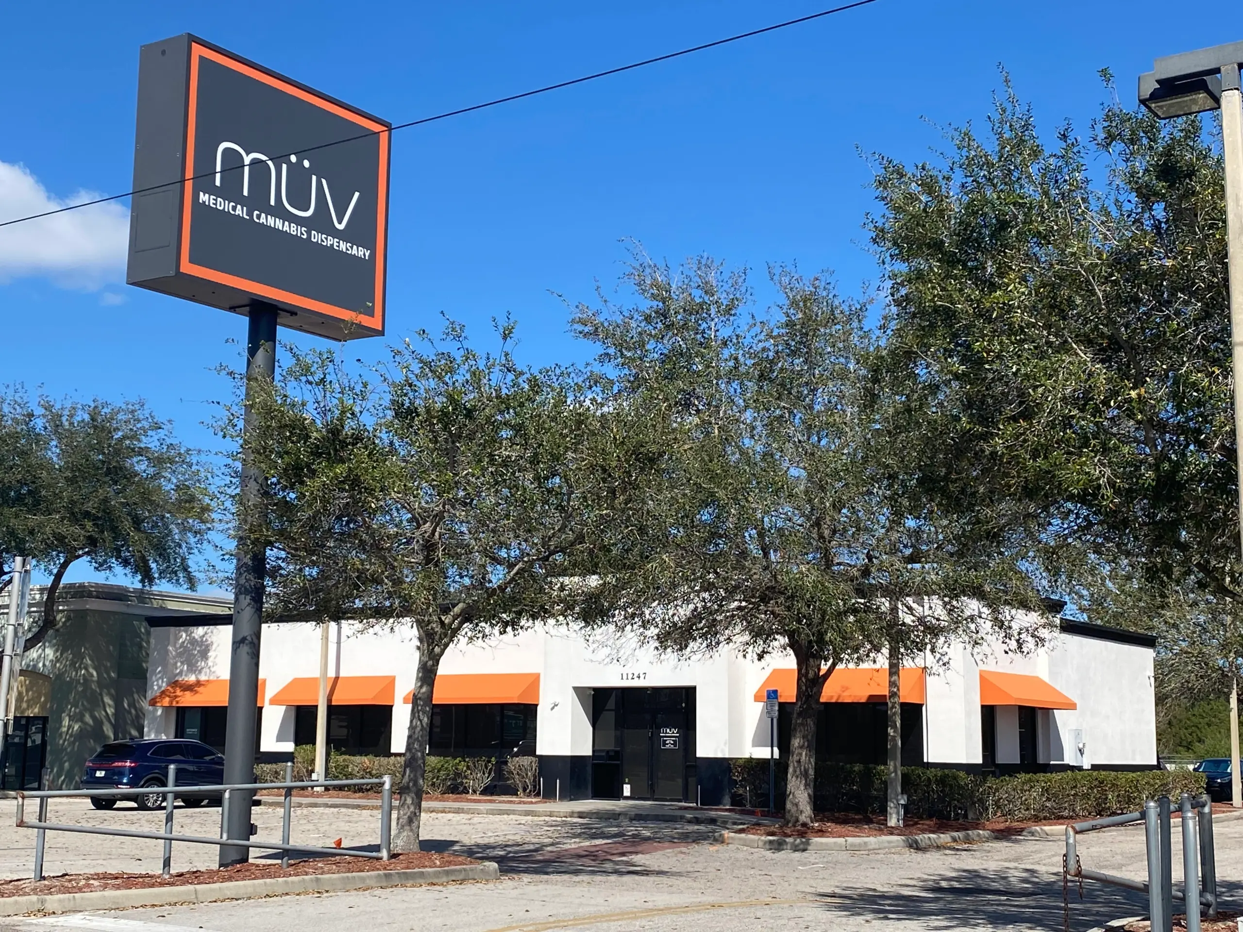 Outside MÜV Orlando - Colonial Dispensary